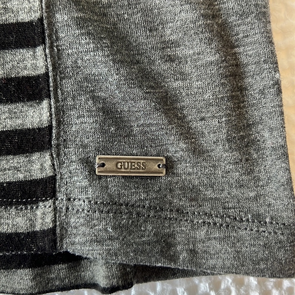 Guess Top - Picture 3 of 5